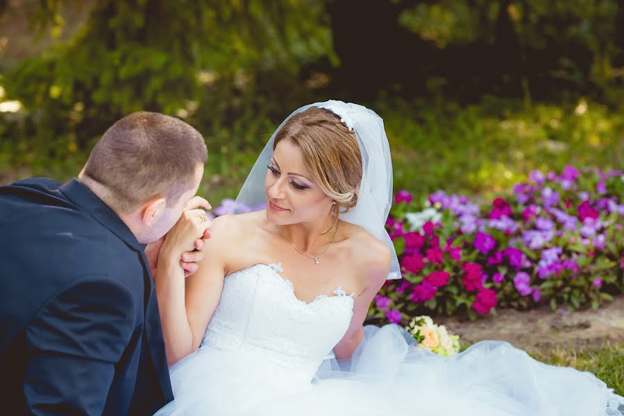 Fotógrafo de bodas Miroslava Velikova (studiomirela). Foto del 4 de agosto 2017