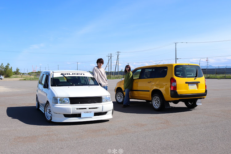 プロボックスバンの音だけ速いクルマ・ワゴン風のバン・y07・058・高いのと低いのに関するカスタム事例の投稿画像1枚目