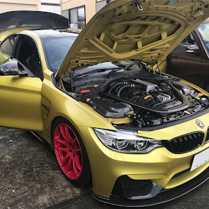 M4 クーペ