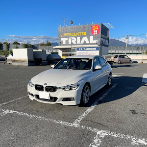 3シリーズ セダン 320i
