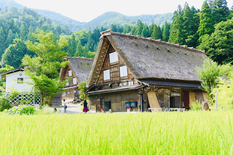 ハリアーのお盆休み・富山県・白川郷・茅葺き屋根とコラボに関するカスタム事例の投稿画像4枚目
