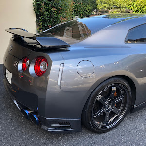 NISSAN GT-R