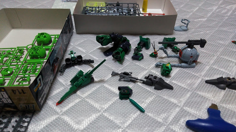 アルトワークスのアルトワークスha36s・休日を満喫・ガンプラミキシング・ガンプラネタばっかでスンマセン・低いようで低くない丁度良い高さに関するカスタム事例の投稿画像5枚目