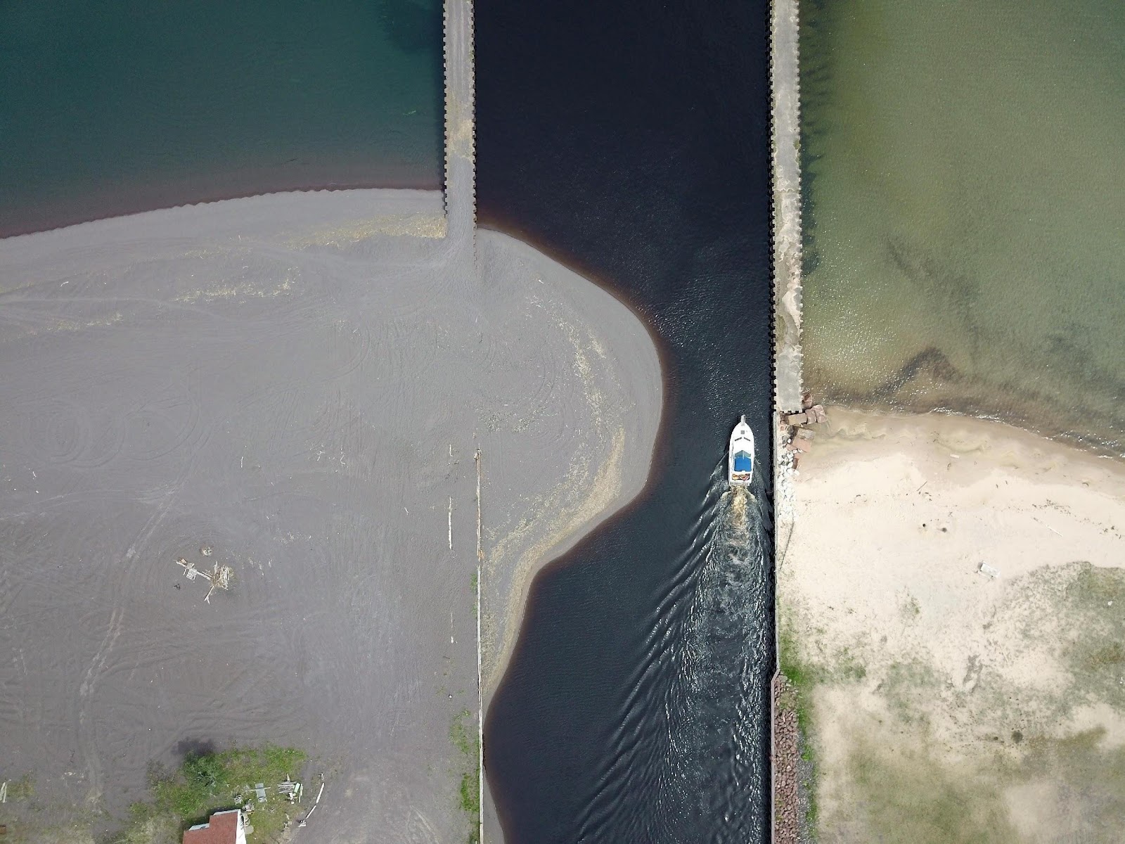 DJI_0451 (excellent overtopping, SS past Seawall).JPG