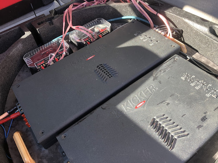 V50のVOLVO・シャコタンボルボ・caraudio・DIY・kickerに関するカスタム事例の投稿画像4枚目