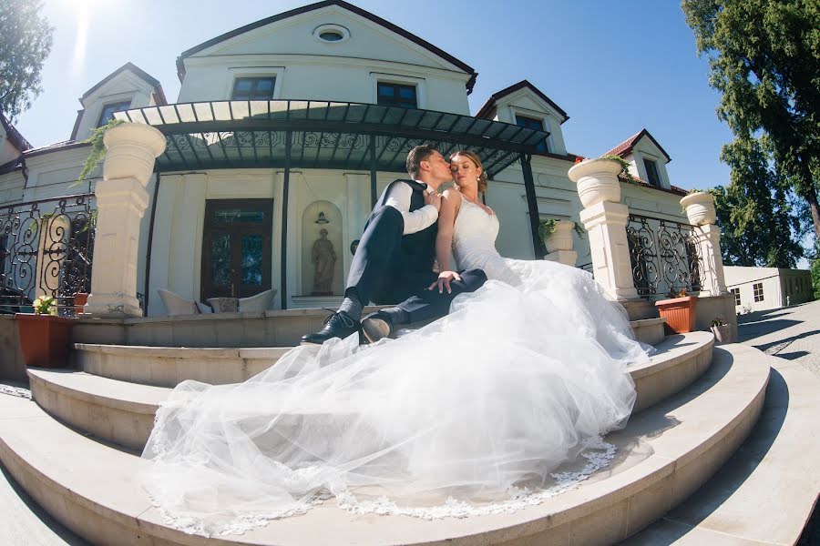 Wedding photographer Maciej Łoziński (7710). Photo of 10 December 2019