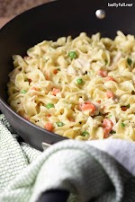 Chicken Pot Pie Noodle Skillet was pinched from <a href="https://bellyfull.net/2018/05/24/chicken-pot-pie-noodle-skillet/" target="_blank" rel="noopener">bellyfull.net.</a>