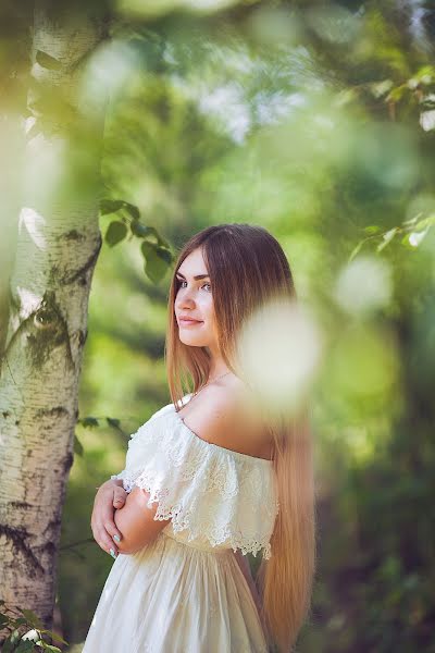 Fotógrafo de casamento Evgeniy Nomer Odin (photonik). Foto de 19 de agosto 2016