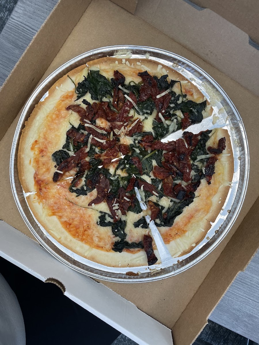 Vegan Pizza with Spinach and Sun Dried Tomato