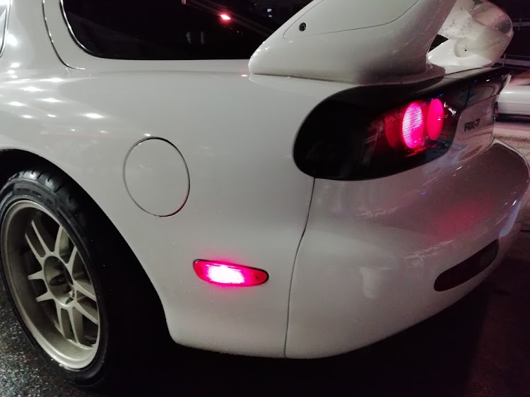 RX-7の洗車・RX-7・LED・FD3S・ガラスコーティングに関するカスタム事例の投稿画像3枚目