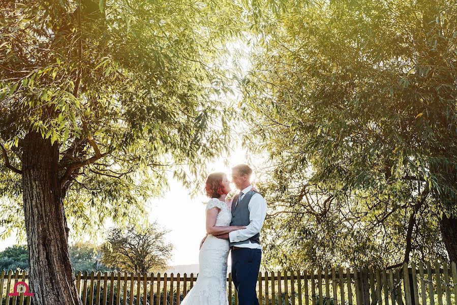 Fotógrafo de casamento Nathan Eames (libraphoto). Foto de 1 de junho 2019