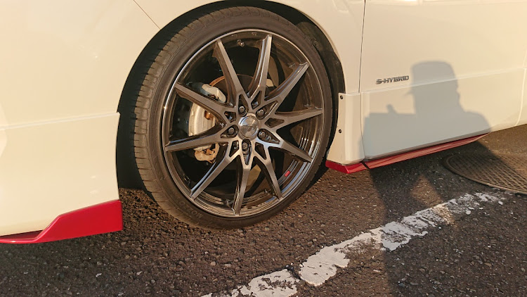 セレナのNISMO・#C27・DIY・ニセモ・カナードに関するカスタム事例の投稿画像2枚目