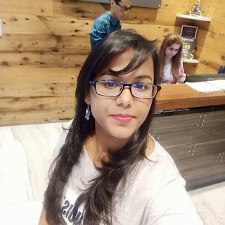 Swati at Geetanjali Salon, DLF Mall of India,  photos