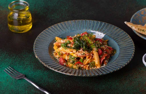 Non Veg Penne Rosso With Sauteed Vegetables