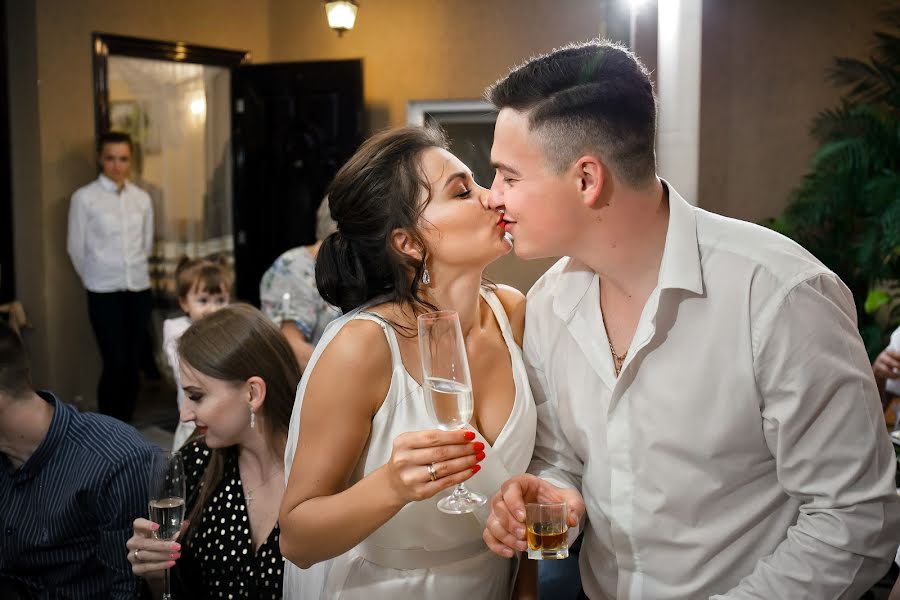 Fotógrafo de casamento Igor Babienko (babienkoigor). Foto de 18 de setembro 2019