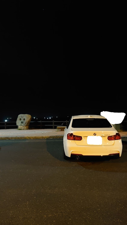 320d M Sportの320(ミニマル)さんが投稿したカスタム事例の投稿画像2枚目