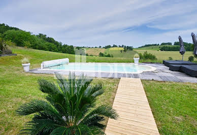 Maison avec piscine et terrasse 2