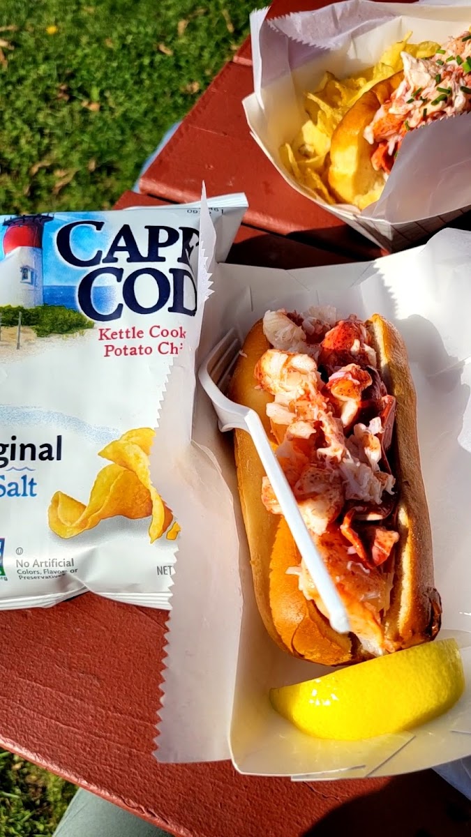 Maine style lobster roll with GF bun and bag of chips!