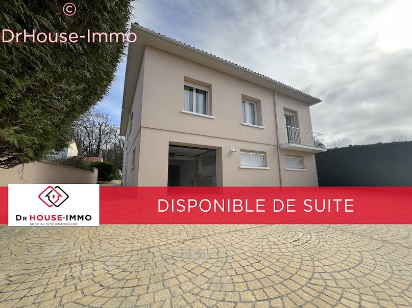 Vente maison 10 pièces 292 m² à L'Isle-d'Espagnac (16340), 499 000 €