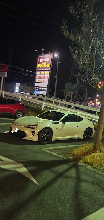 86のドンキー駐車場に関するカスタム事例の投稿画像1枚目