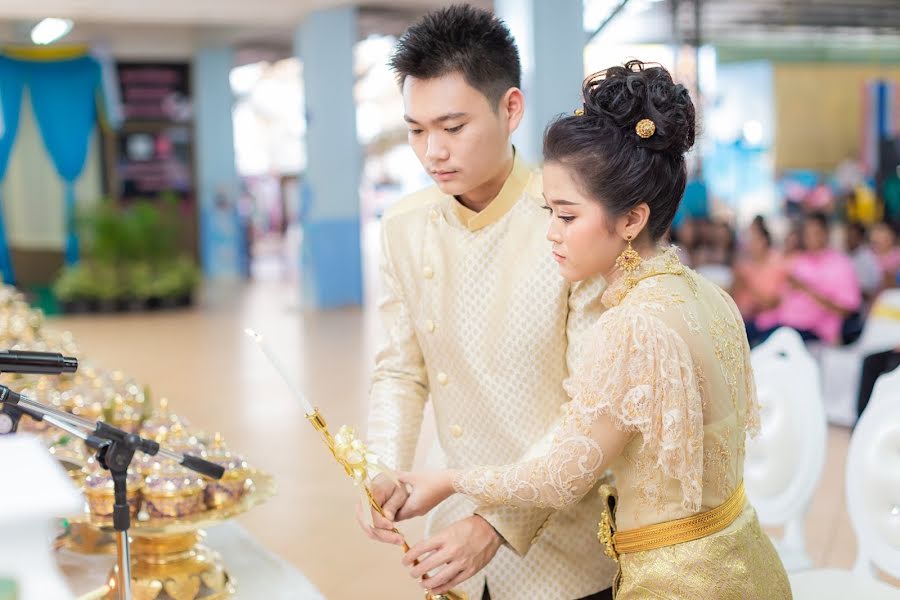 Fotógrafo de casamento Tawan Pradpairin (pradpairin). Foto de 8 de setembro 2020