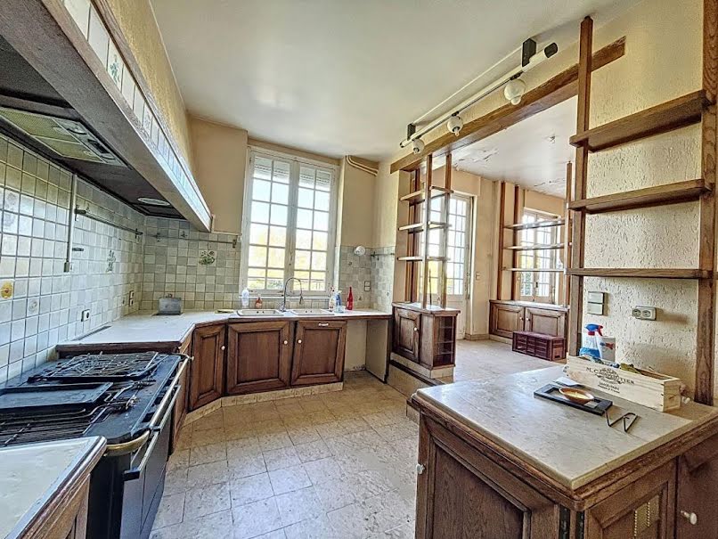 Vente maison 10 pièces 315 m² à Ainay-le-Château (03360), 220 000 €