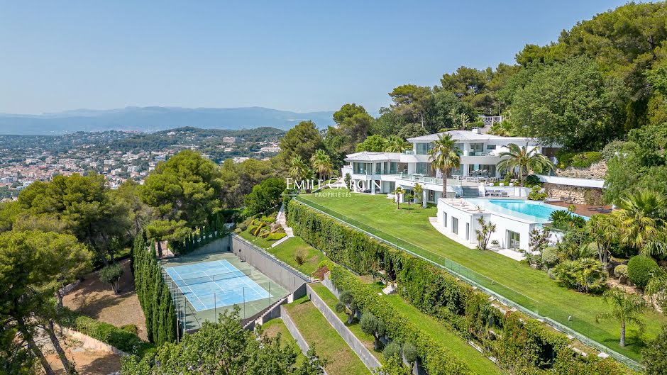 Vente propriété 20 pièces 2300 m² à Cannes (06400), 55 000 000 €