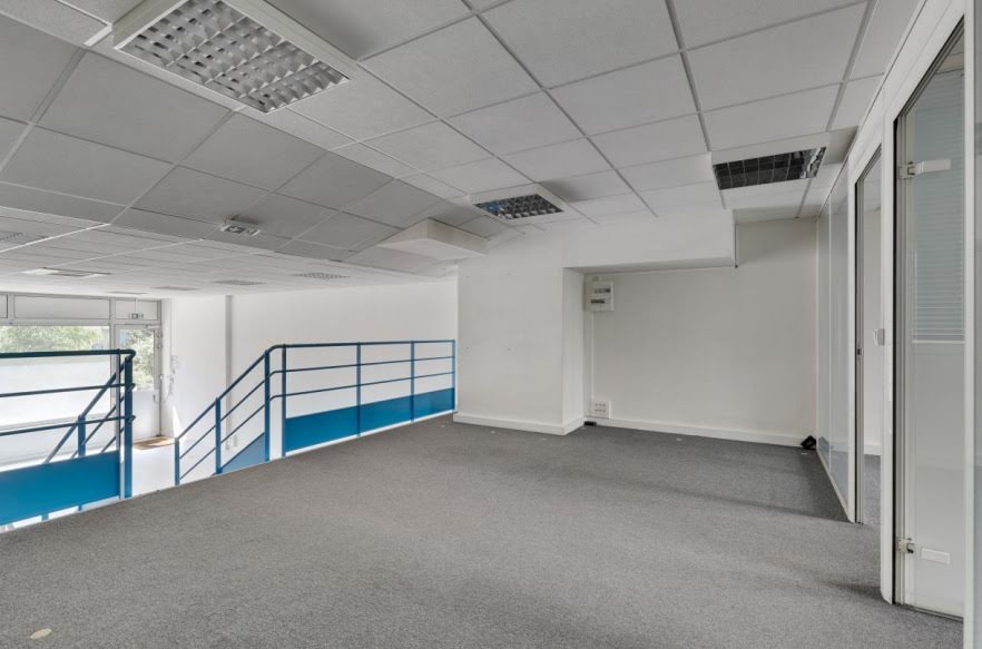 Vente locaux professionnels  157 m² à Paris 19ème (75019), 975 000 €