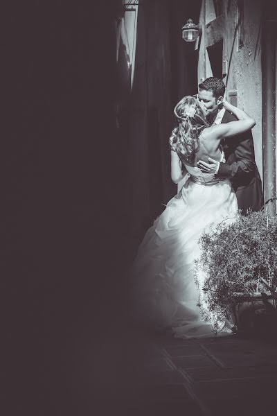 Fotografo di matrimoni Siria Buccella (andreaesiria). Foto del 13 giugno 2015