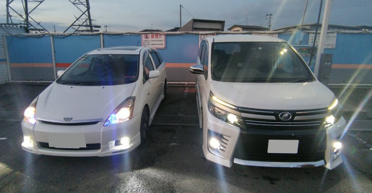 ヴォクシーの愛車撮影・VOXY 80 前期・VOXY煌II・ウィッシュ10系・洗車に関するカスタム事例の投稿画像1枚目