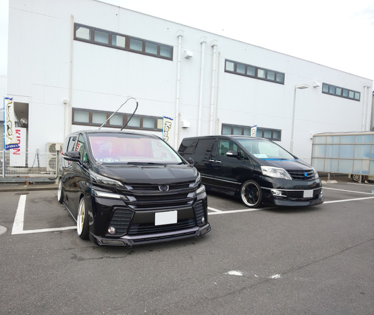 アルファードのTEAM Excitación・輪止めビビリーズ&超老一家・全日輩会、関輩東、東輩海、東輩北、関輩西、中輩国・稲永埠頭・同車種コラボに関するカスタム事例の投稿画像1枚目