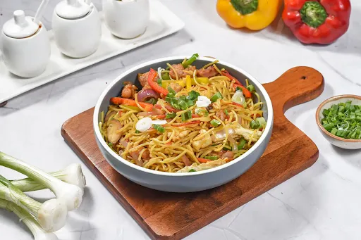 Veg Hakka Noodles