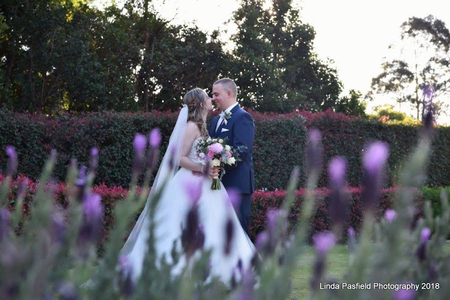 Fotografo di matrimoni Linda Pasfield (lindapasfield). Foto del 27 gennaio 2019