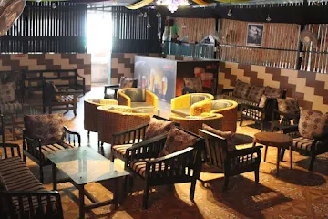 Hide Out Lounge & Cafe photo 