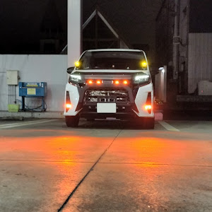 ノア ZWR80W