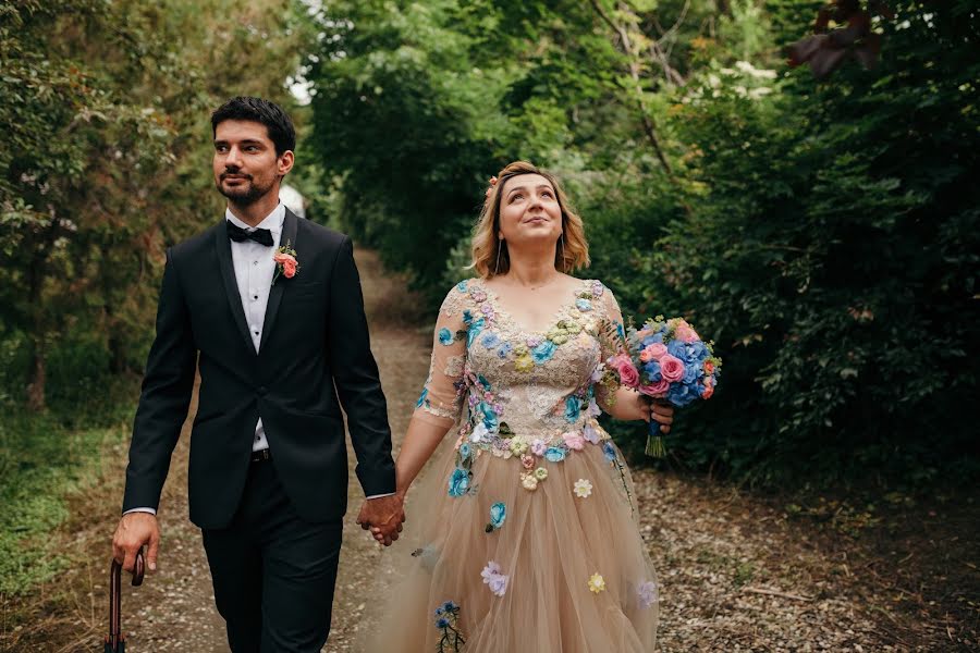 Fotógrafo de casamento Simion Sebastian (simionsebasti). Foto de 12 de setembro 2017