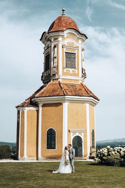 Fotógrafo de casamento Sara Rezar (loviewphoto). Foto de 2 de novembro 2022