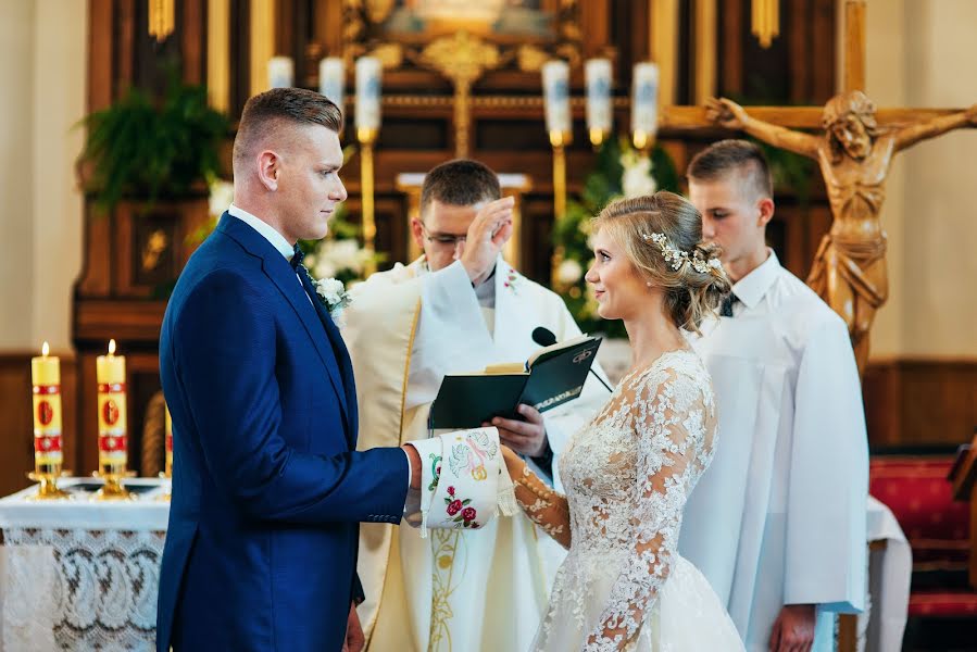 Wedding photographer Monika Klich (bialekadry). Photo of 23 September 2019