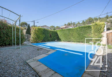 Maison avec piscine et terrasse 20