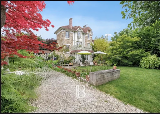House with garden and terrace 3