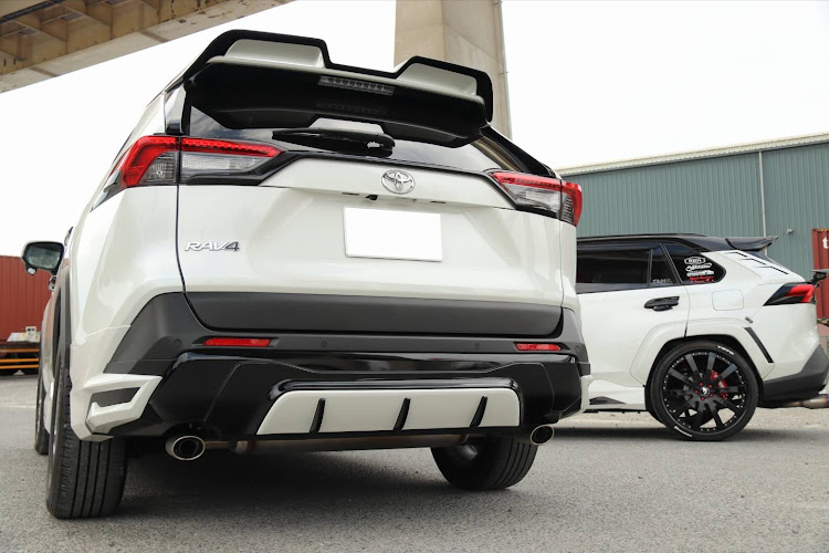 RAV4のRAV4・モデリスタフルエアロ・11月もよろしくお願いします・遭遇・SRMに関するカスタム事例の投稿画像1枚目