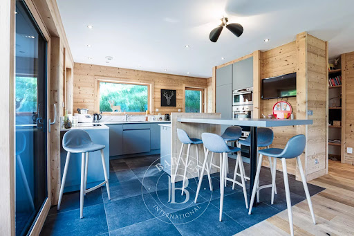 Chalet with panoramic view 5
