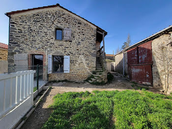 maison à Saint-Etienne-du-Bois (85)