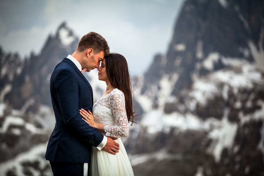 Fotografo di matrimoni Bartłomiej Bara (bartlomiejbara). Foto del 5 gennaio 2019