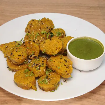 Jain Steam Muthia With Green Chutney