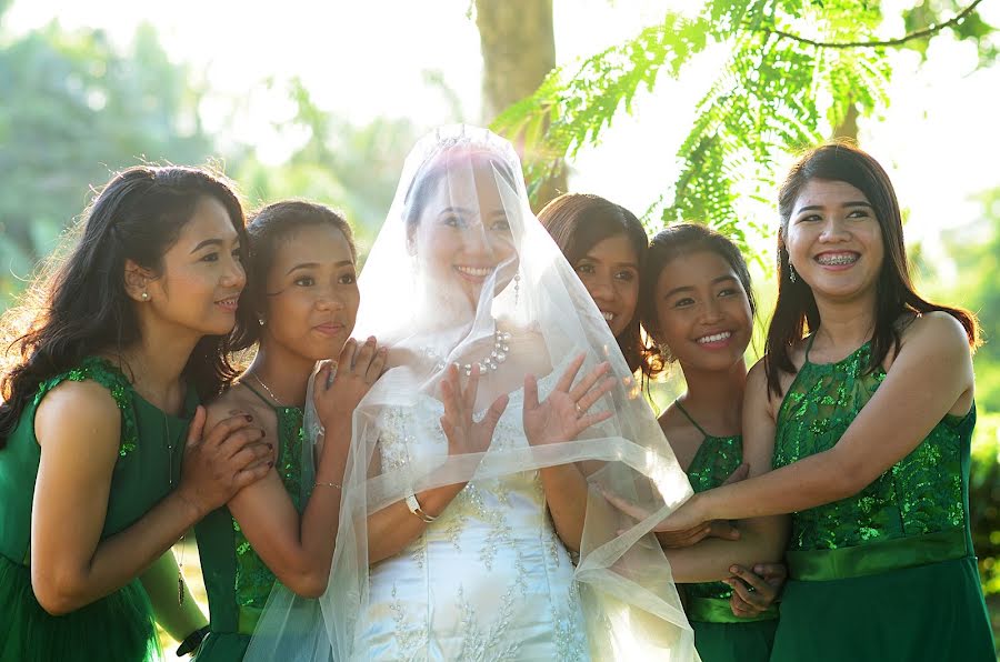 Fotógrafo de casamento Archee Binghoy (archeebinghoy). Foto de 24 de janeiro 2019