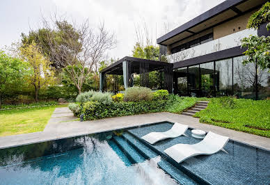 House with garden and terrace 1