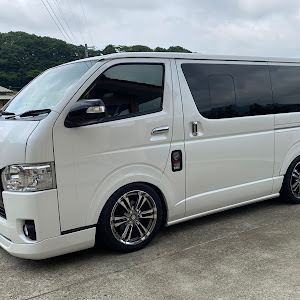 ハイエースバン TRH200V