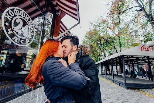 Wedding photographer Anastasiya Ponomarenko (staseyrozen). Photo of 23 October 2016