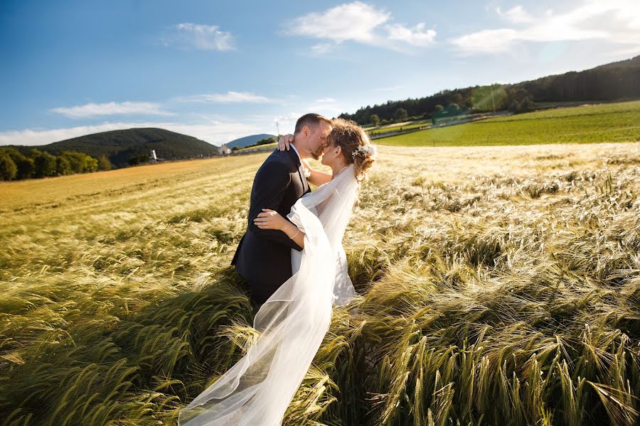 Fotografo di matrimoni Viktor Demin (victordyomin). Foto del 26 gennaio 2018